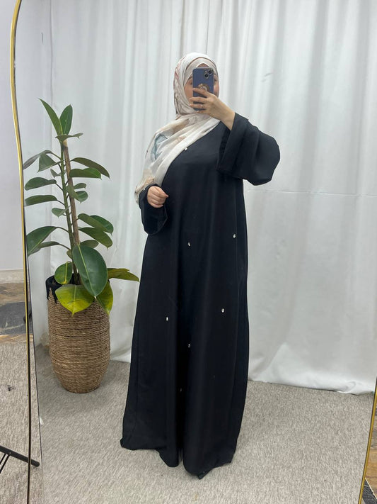 "عباية سامية "