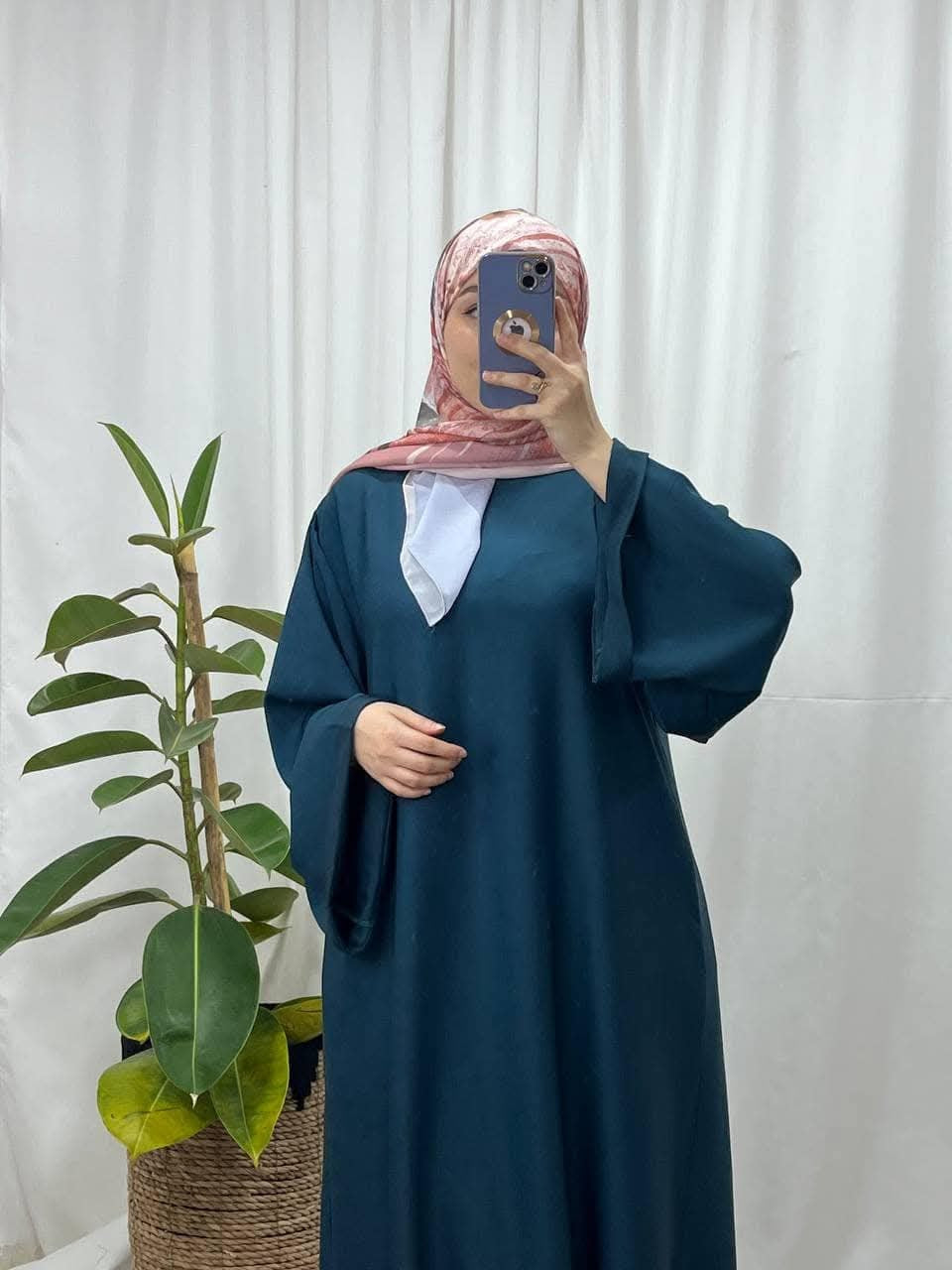 "عباية سامية "