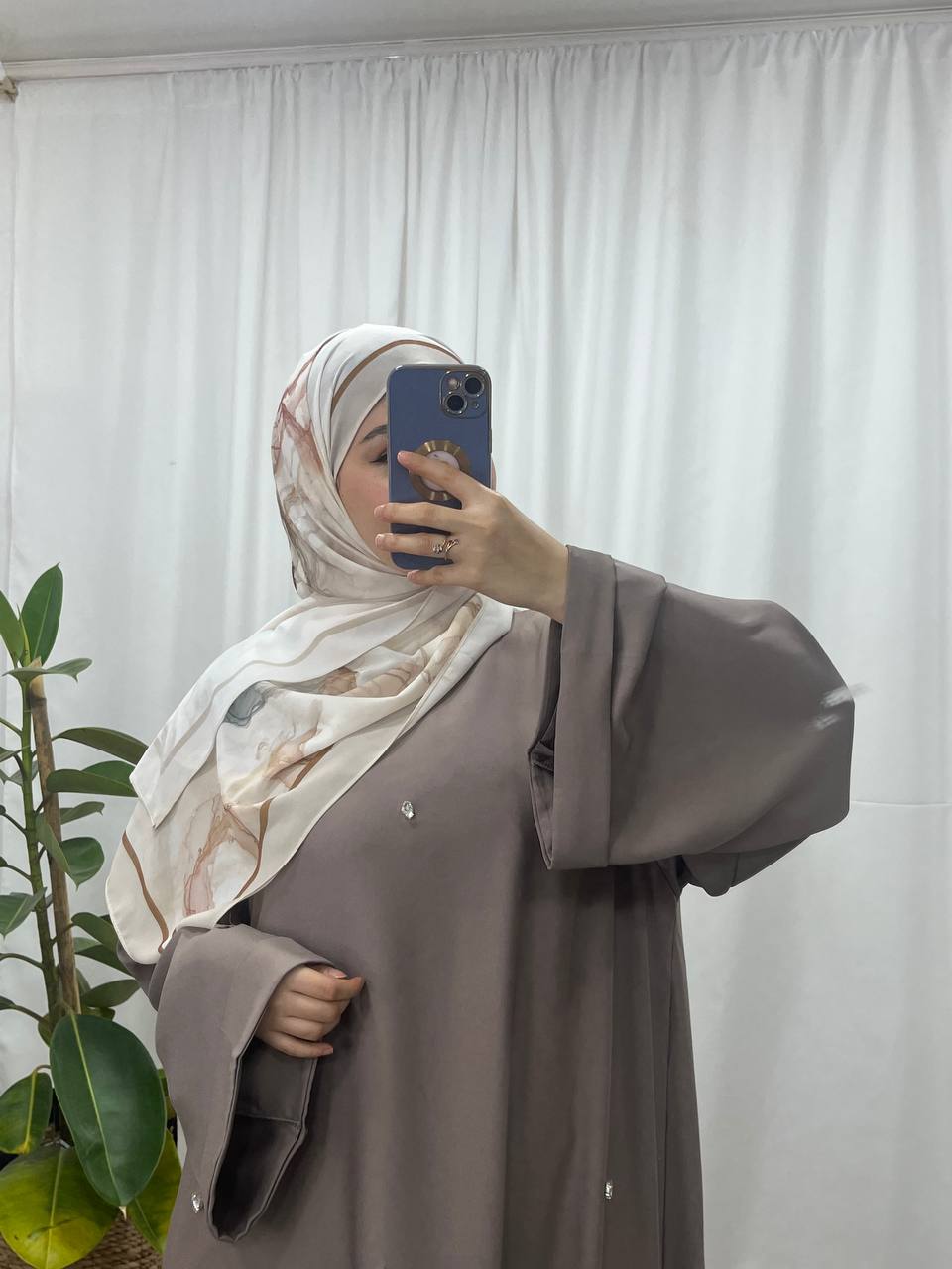 "عباية سامية "